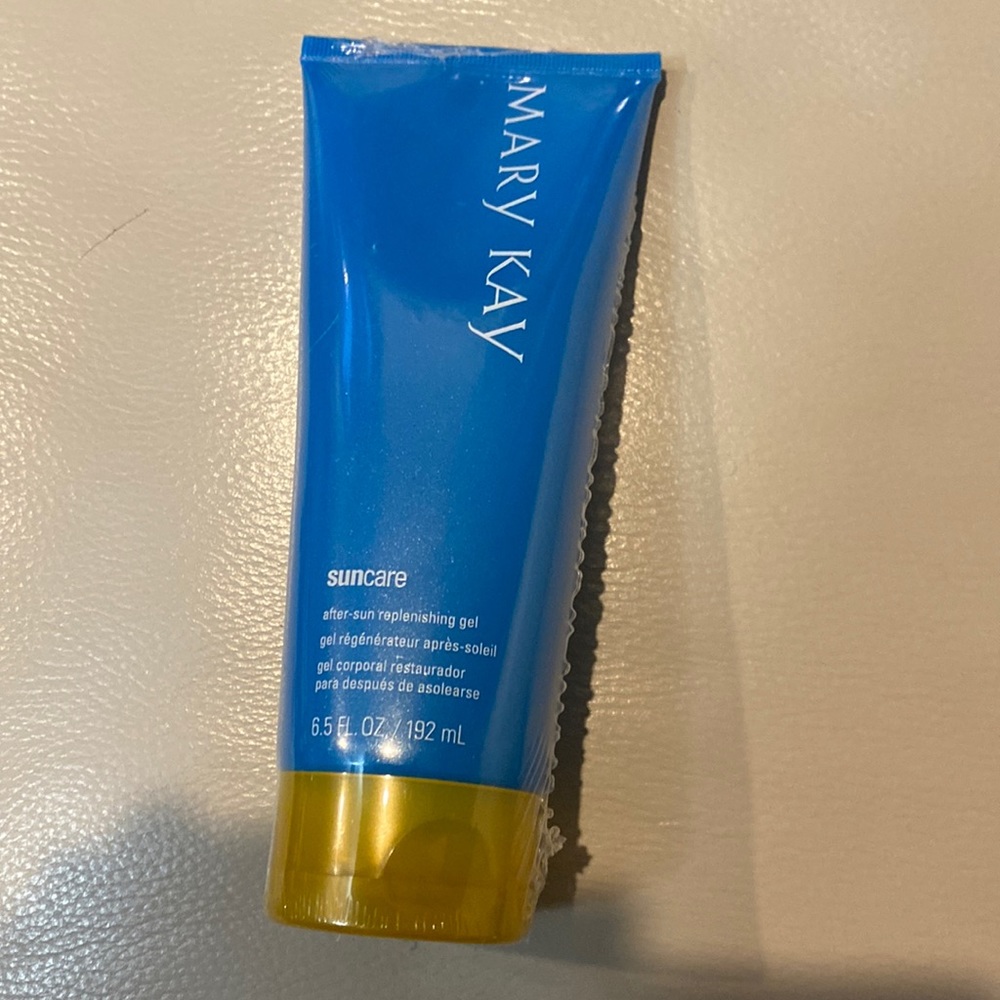 After-Sun replenishing gel sealed in original wrapper